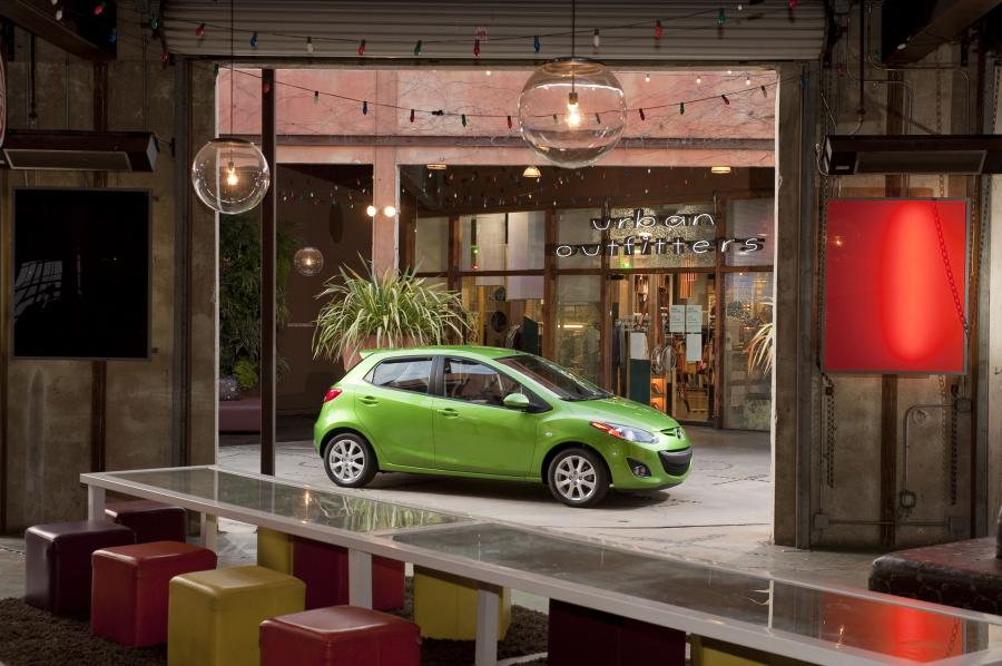  Mazda2 2010 года  (US) (фото 23 из 53)